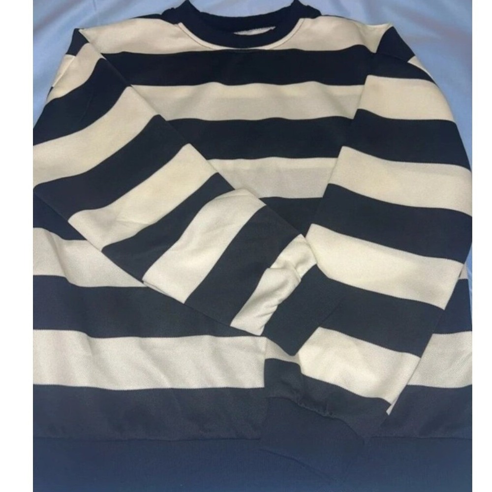 NWOT Girls Sweater size 12-14 Y extra large - Picture 2 of 4